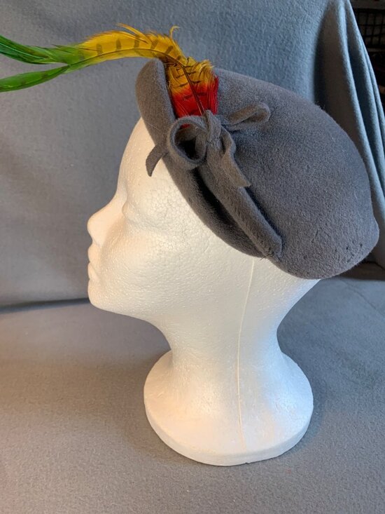 Ladies Gray Hat with Long Feather Accent Vintage Size 22 main image 12
